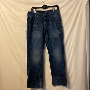 Rock & Republic men’s jeans size 32x30. Blue medium wash.